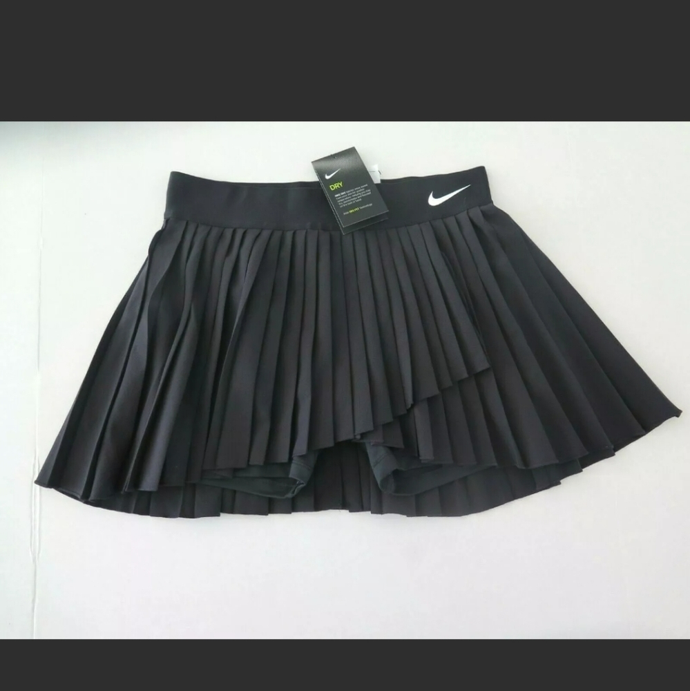 Nike victory black elevated tennis skirt NWT